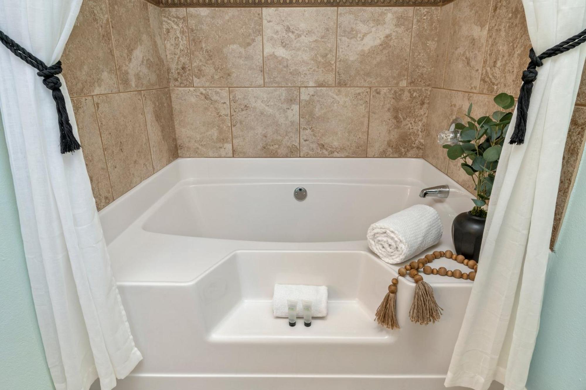Beautiful Pet Friendly Home! New Tropical Pool, Opt Golf Cart And Pool Heat, Minutes To Beach Destin Eksteriør billede